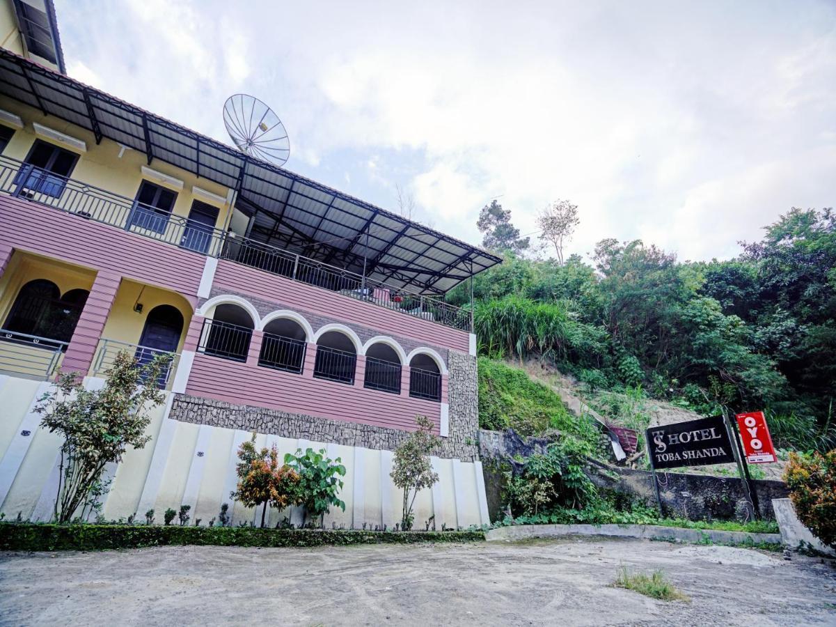 Oyo 90331 Hotel Toba Shanda Parapat Eksteriør billede
