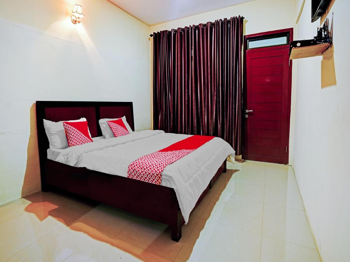 Oyo 90331 Hotel Toba Shanda Parapat Eksteriør billede