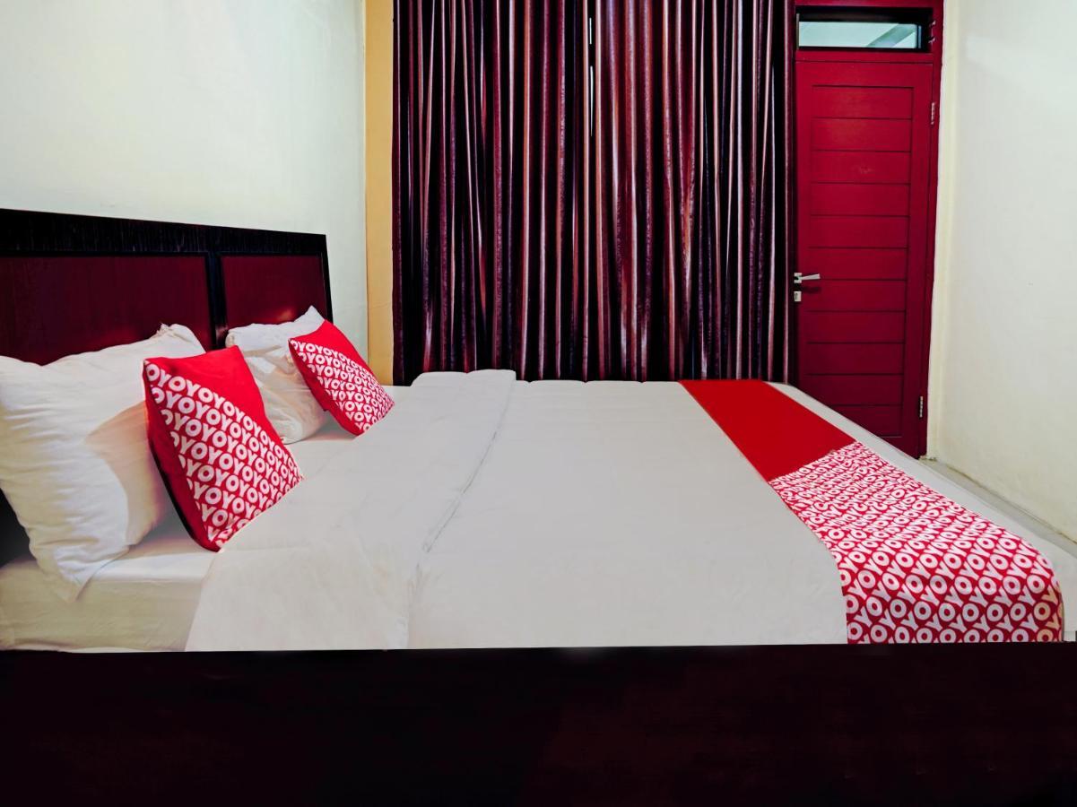 Oyo 90331 Hotel Toba Shanda Parapat Eksteriør billede