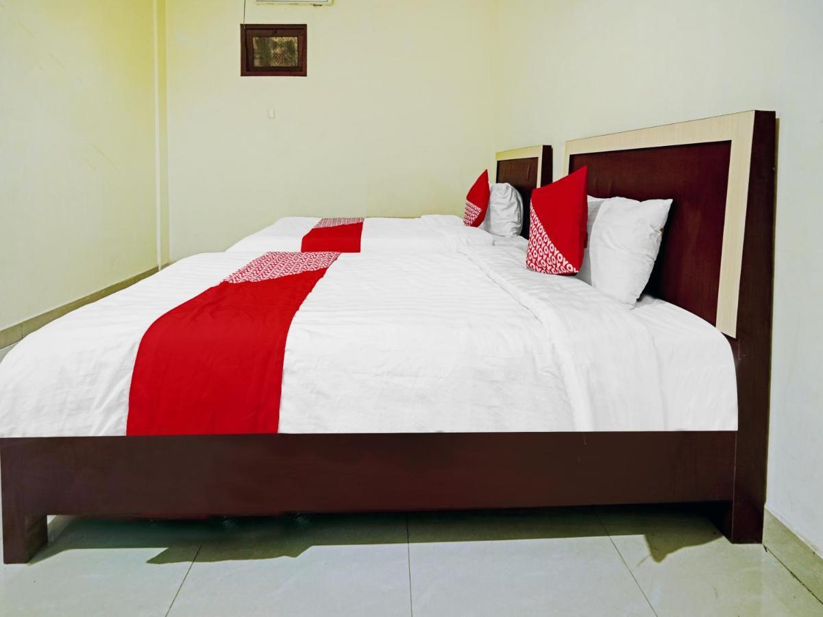 Oyo 90331 Hotel Toba Shanda Parapat Eksteriør billede