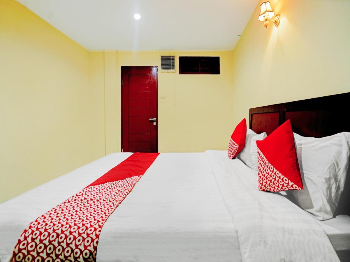 Oyo 90331 Hotel Toba Shanda Parapat Eksteriør billede