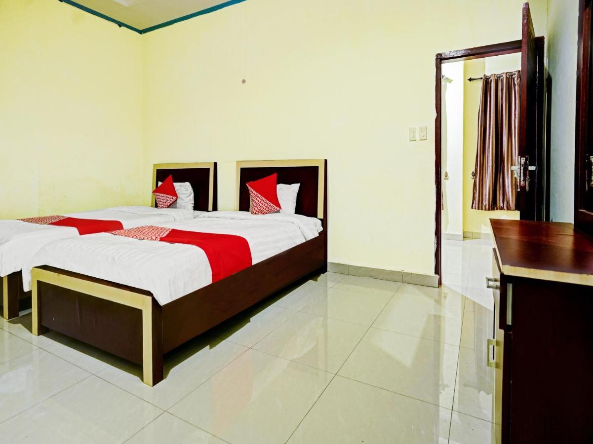 Oyo 90331 Hotel Toba Shanda Parapat Eksteriør billede