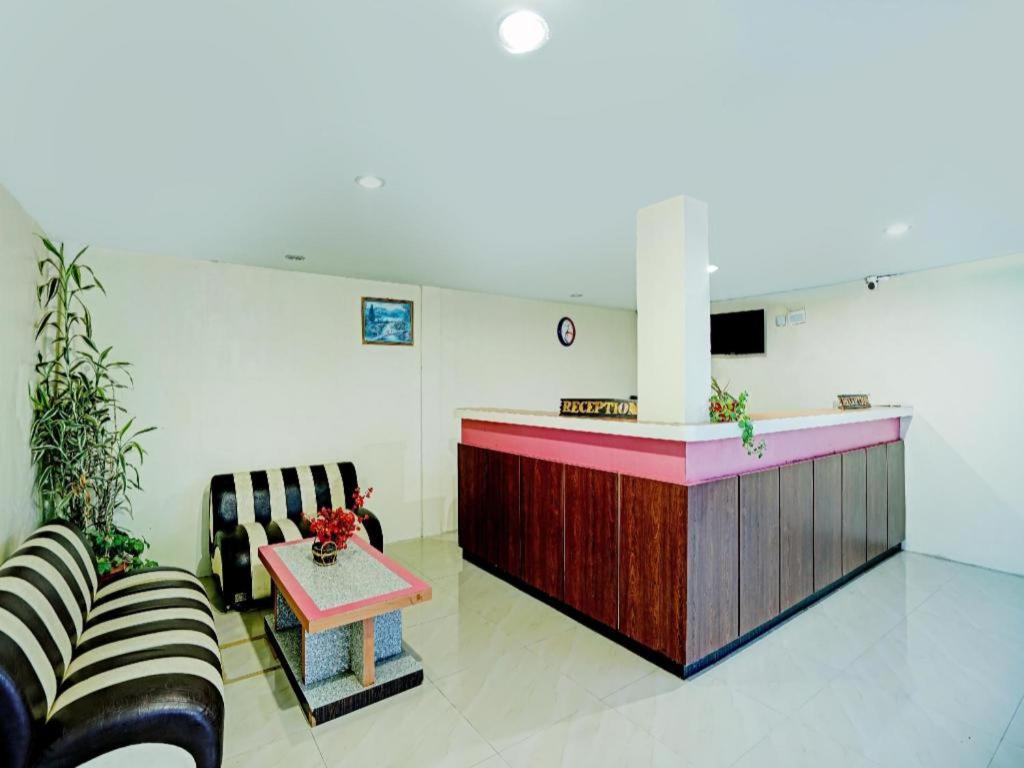 Oyo 90331 Hotel Toba Shanda Parapat Eksteriør billede